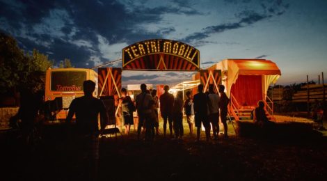 La piazza dei teatri mobili